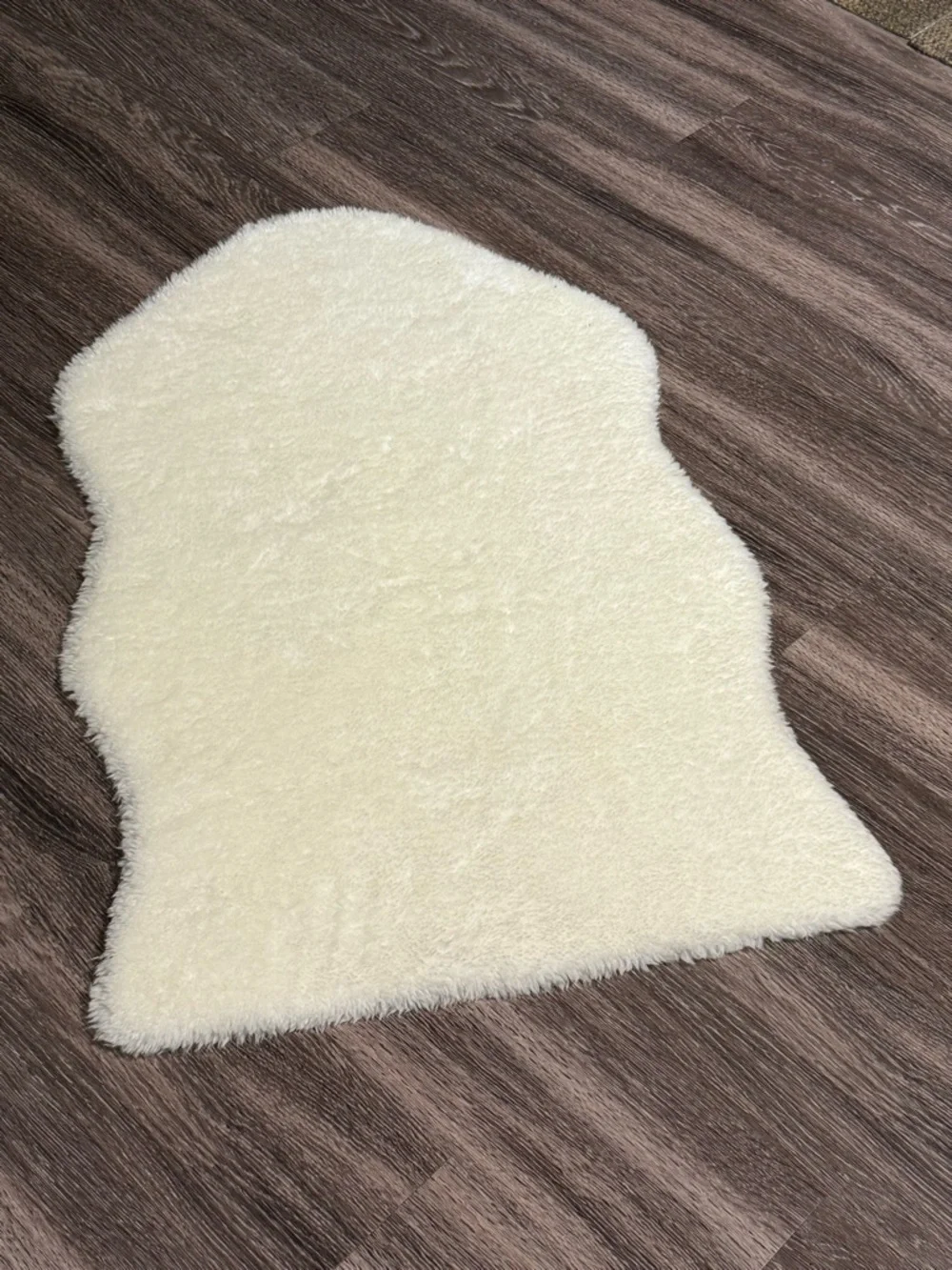 New IKEA Cream Faux Sheepskin Accent Rug